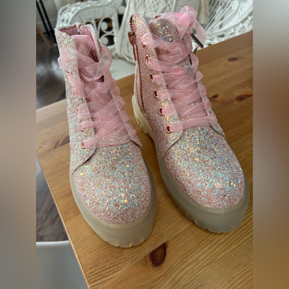 Glitter boots never worn. Size 7 38